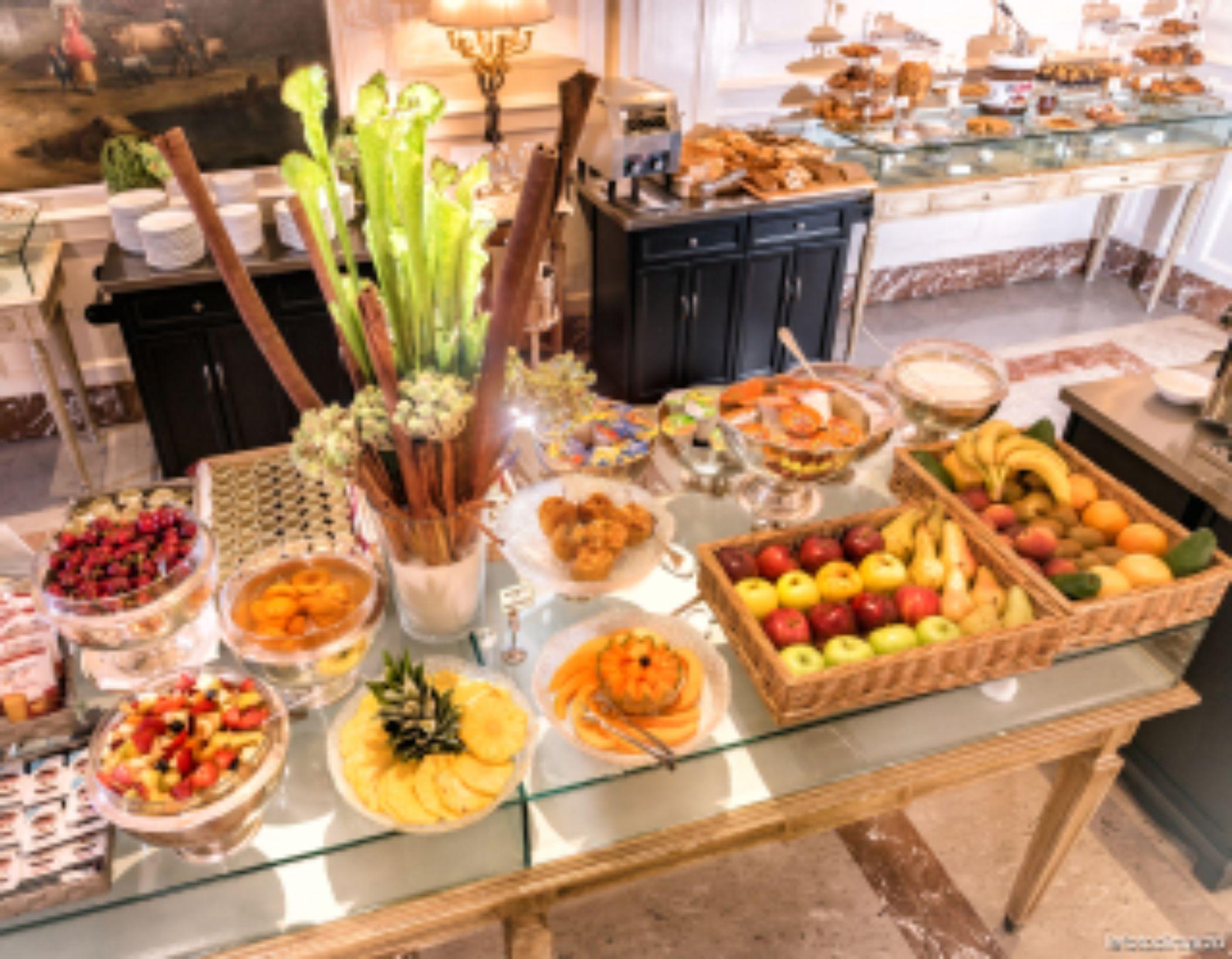Grand Hotel Sitea Torino Esterno foto A fruit buffet