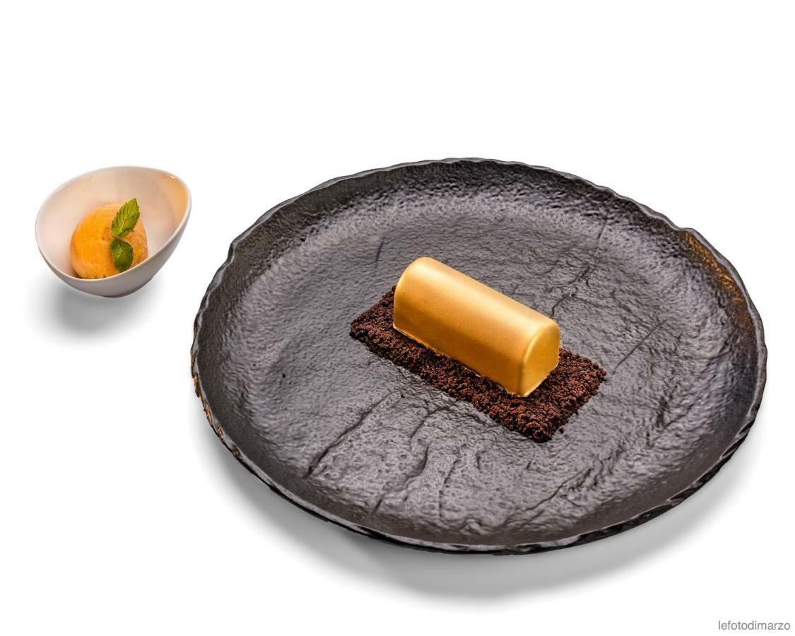 Grand Hotel Sitea Torino Esterno foto A chocolate dessert